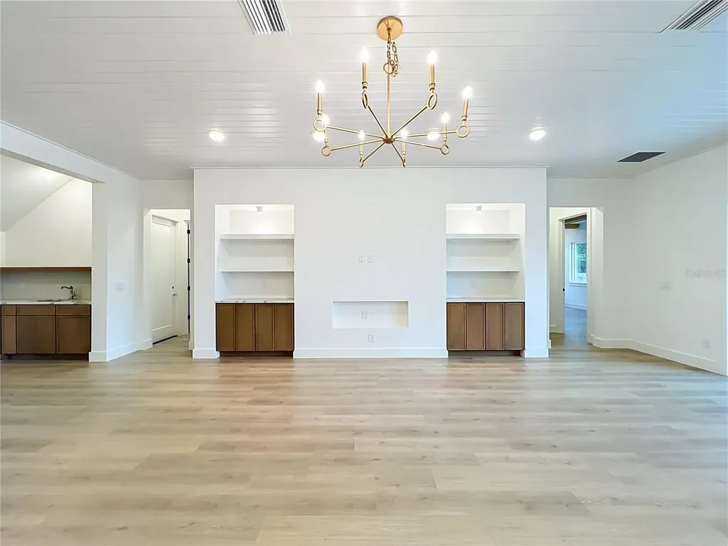 1205 Falcon Drive Orlando FL 32803