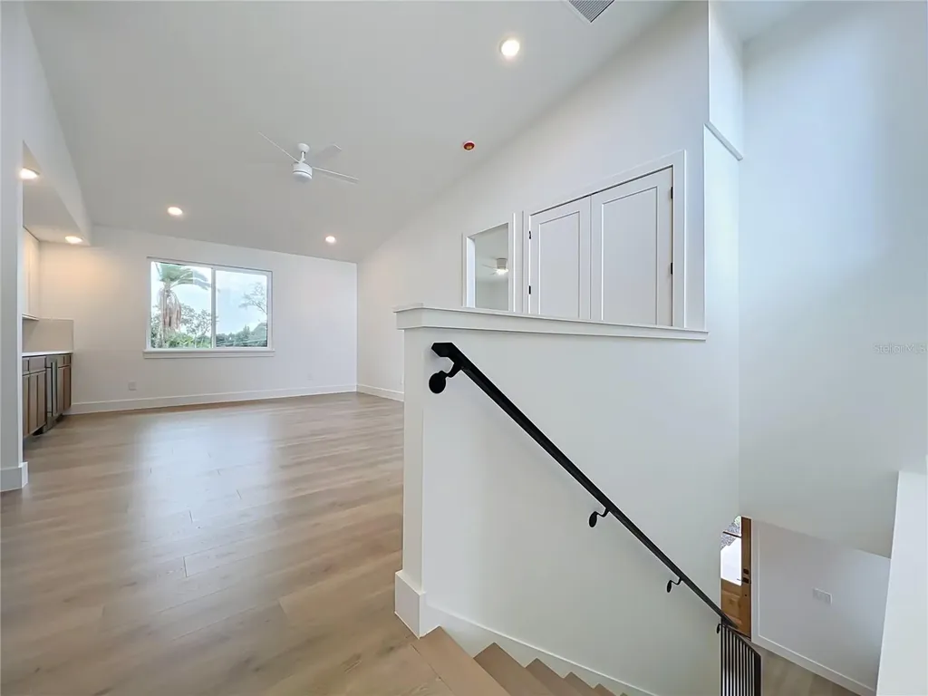 1205 Falcon Drive Orlando FL 32803