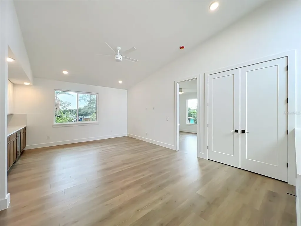 1205 Falcon Drive Orlando FL 32803