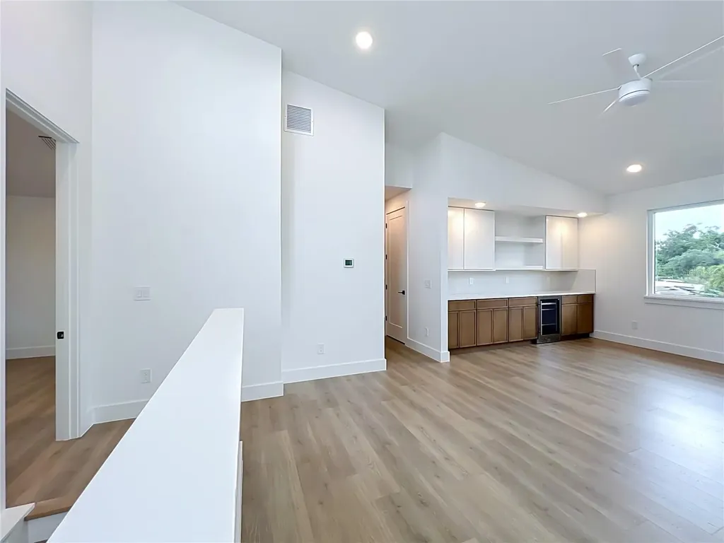 1205 Falcon Drive Orlando FL 32803