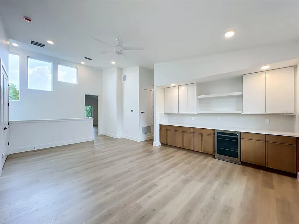 1205 Falcon Drive Orlando FL 32803