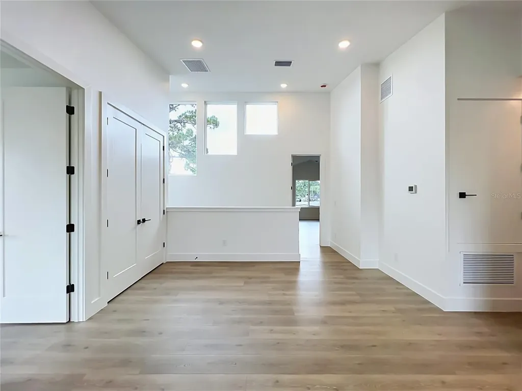 1205 Falcon Drive Orlando FL 32803