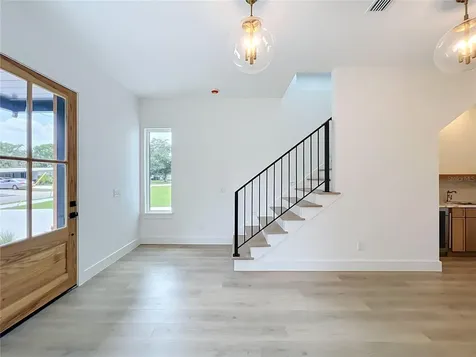 1205 Falcon Drive Orlando FL 32803