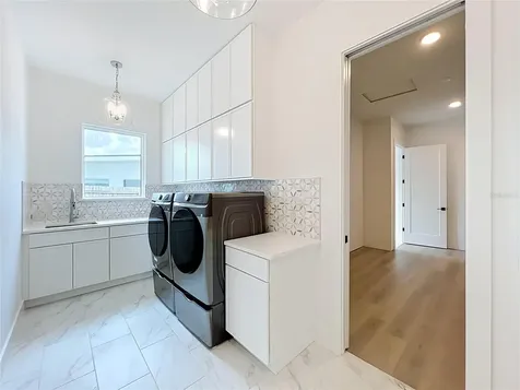 1205 Falcon Drive Orlando FL 32803