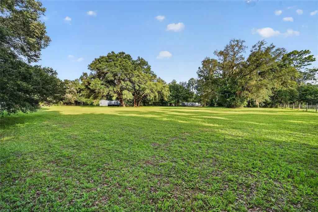 14210 NW Highway 464b Morriston FL 32668