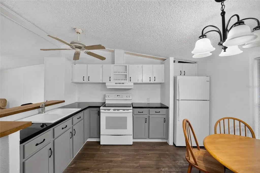 14210 NW Highway 464b Morriston FL 32668