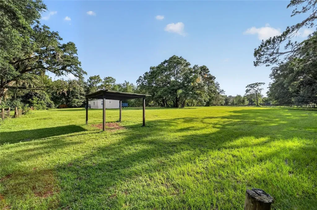 14210 NW Highway 464b Morriston FL 32668