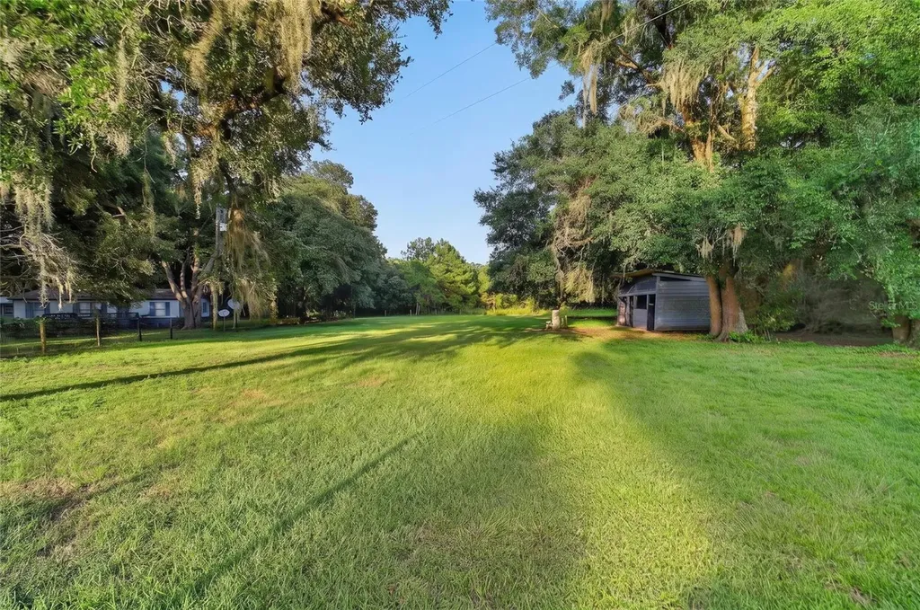 14210 NW Highway 464b Morriston FL 32668