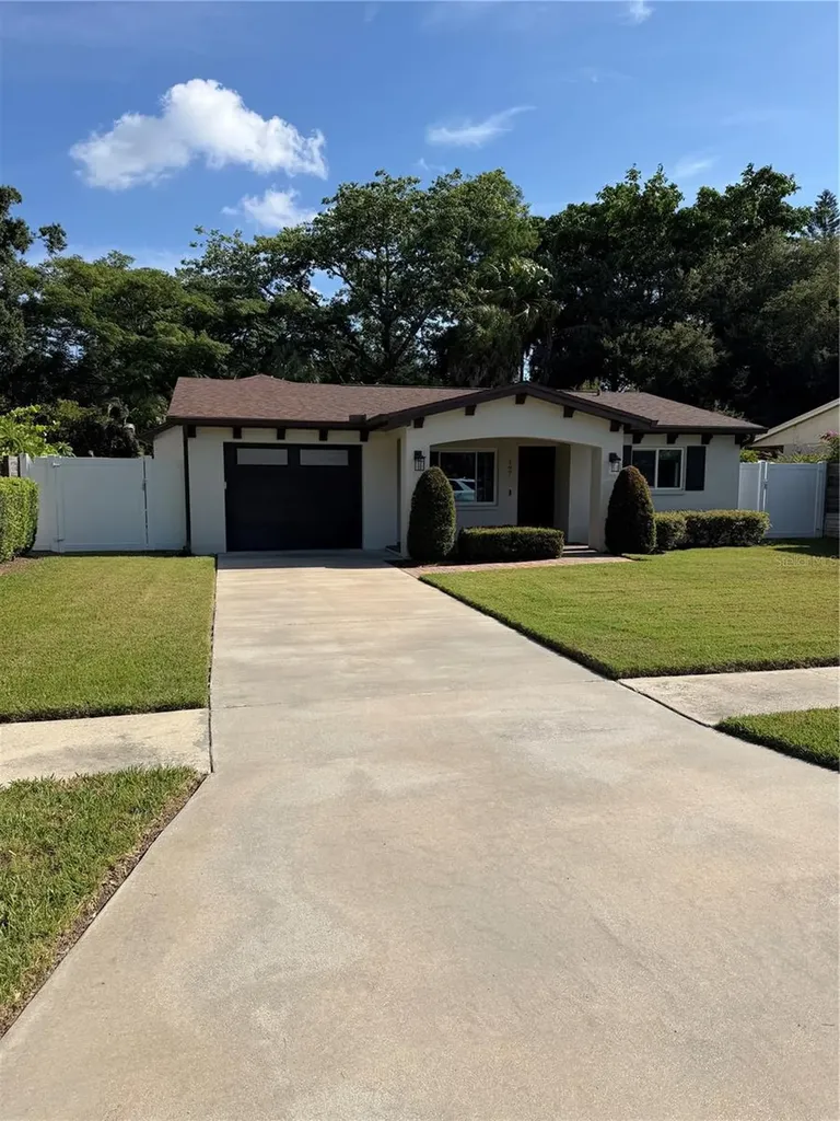 197 Irwin Street W Safety Harbor FL 34695