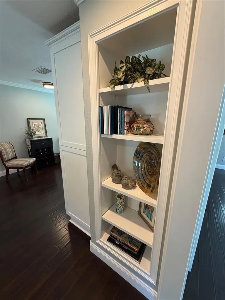 197 Irwin Street W Safety Harbor FL 34695