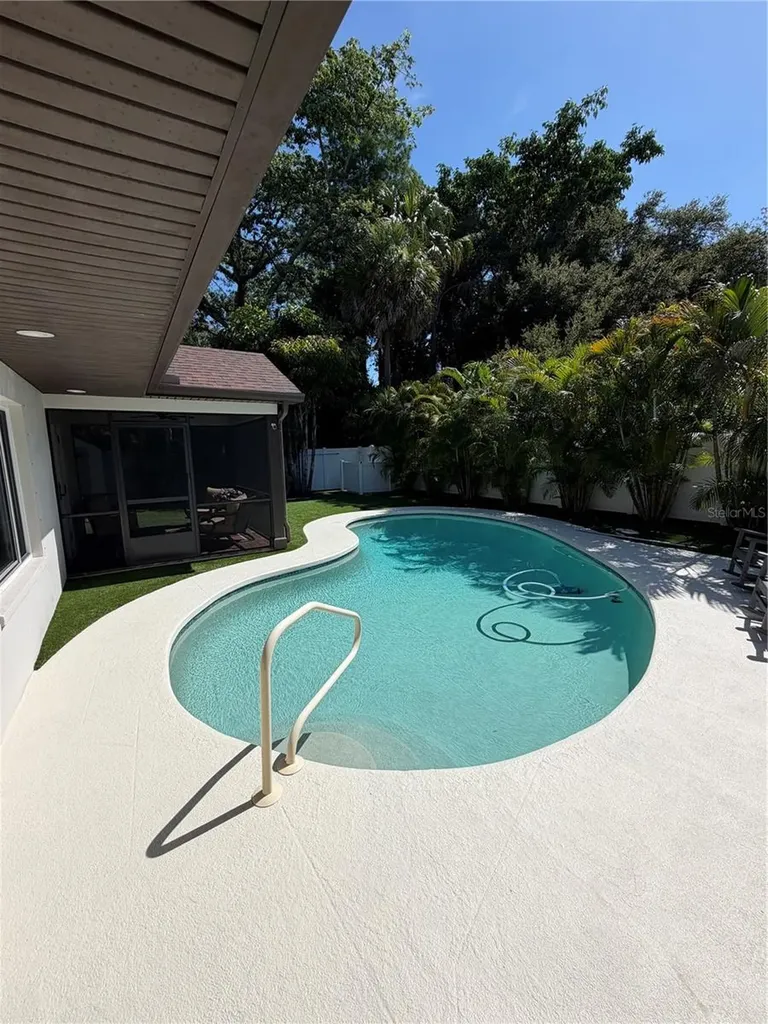 197 Irwin Street W Safety Harbor FL 34695