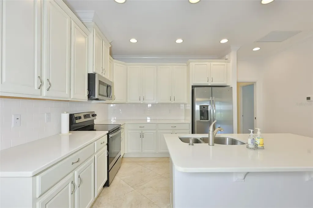 606 Chipper Drive Sun City Center FL 33573