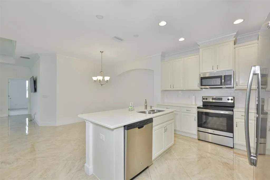 606 Chipper Drive Sun City Center FL 33573