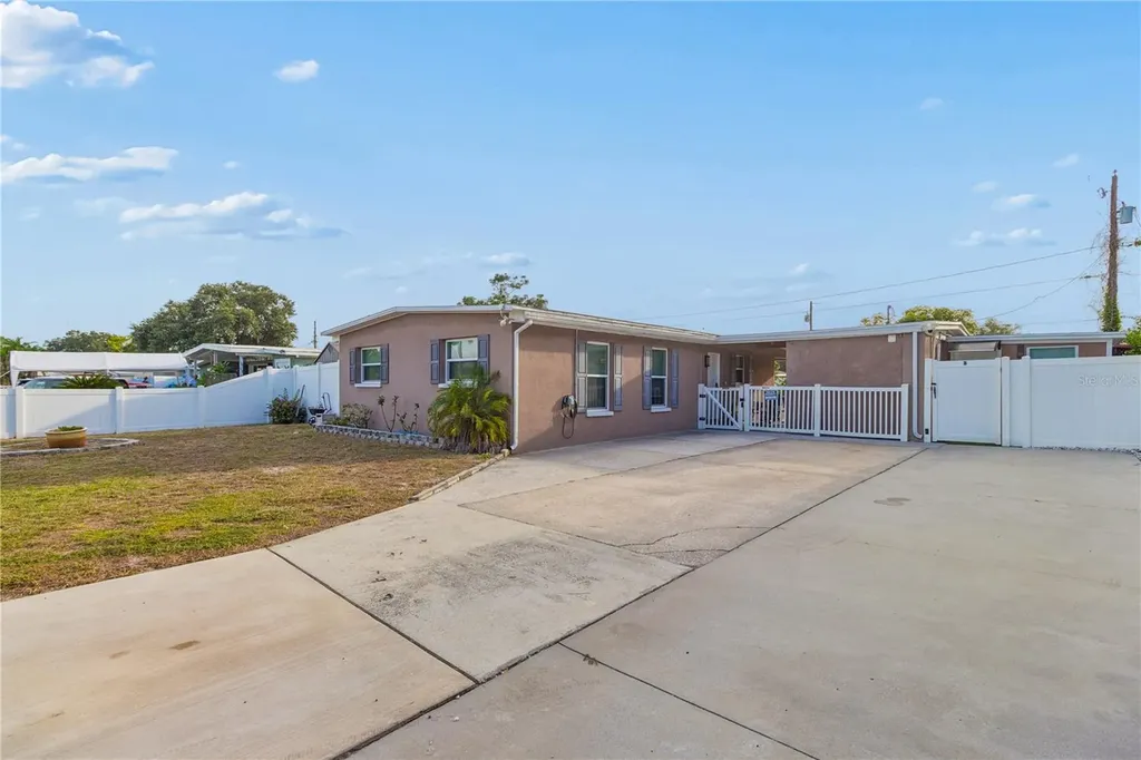 1715 Waikiki Way Tampa FL 33619