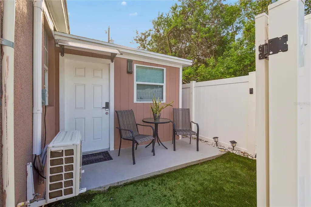 1715 Waikiki Way Tampa FL 33619