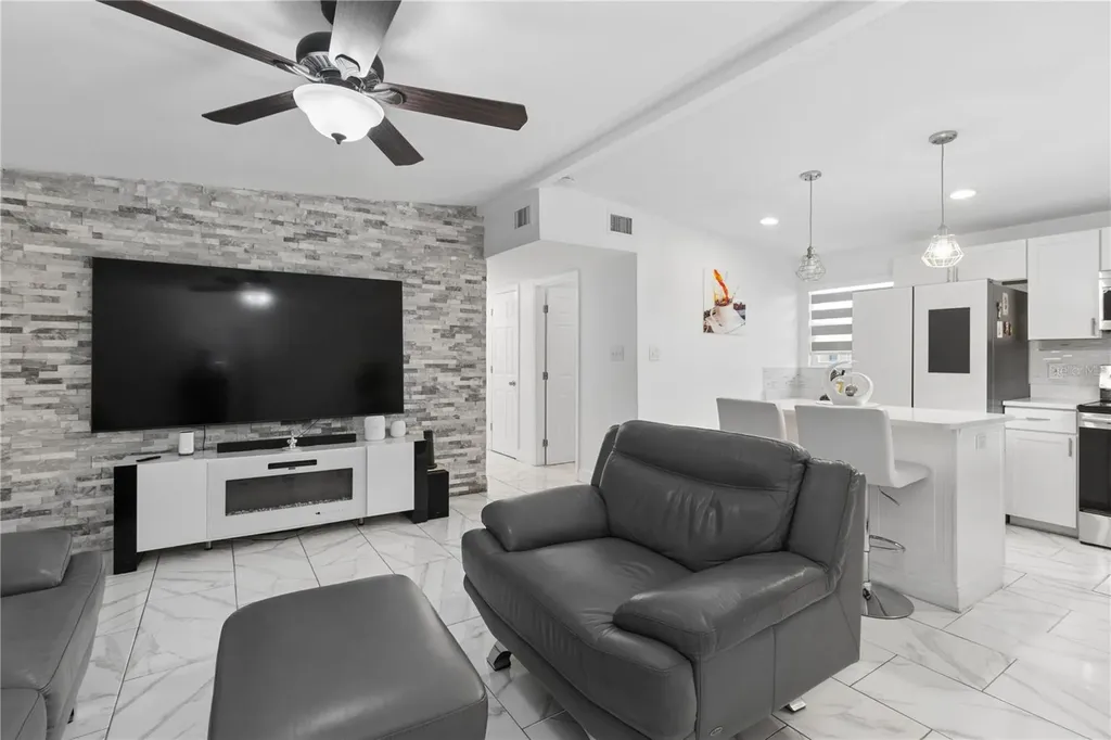 1715 Waikiki Way Tampa FL 33619