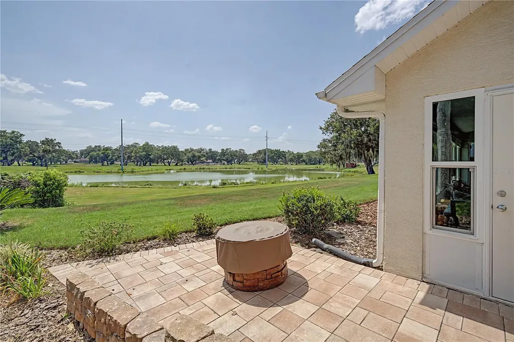 6207 Huntington Drive Zephyrhills FL 33542