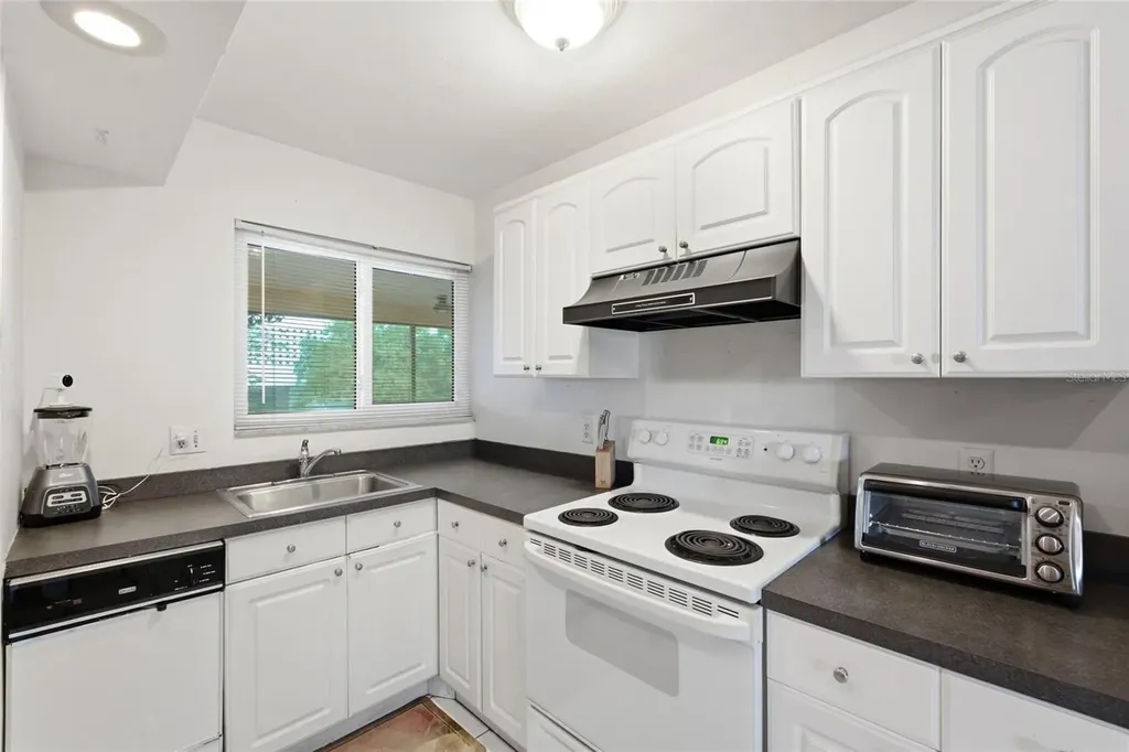 615 S Palm Avenue Sarasota FL 34236