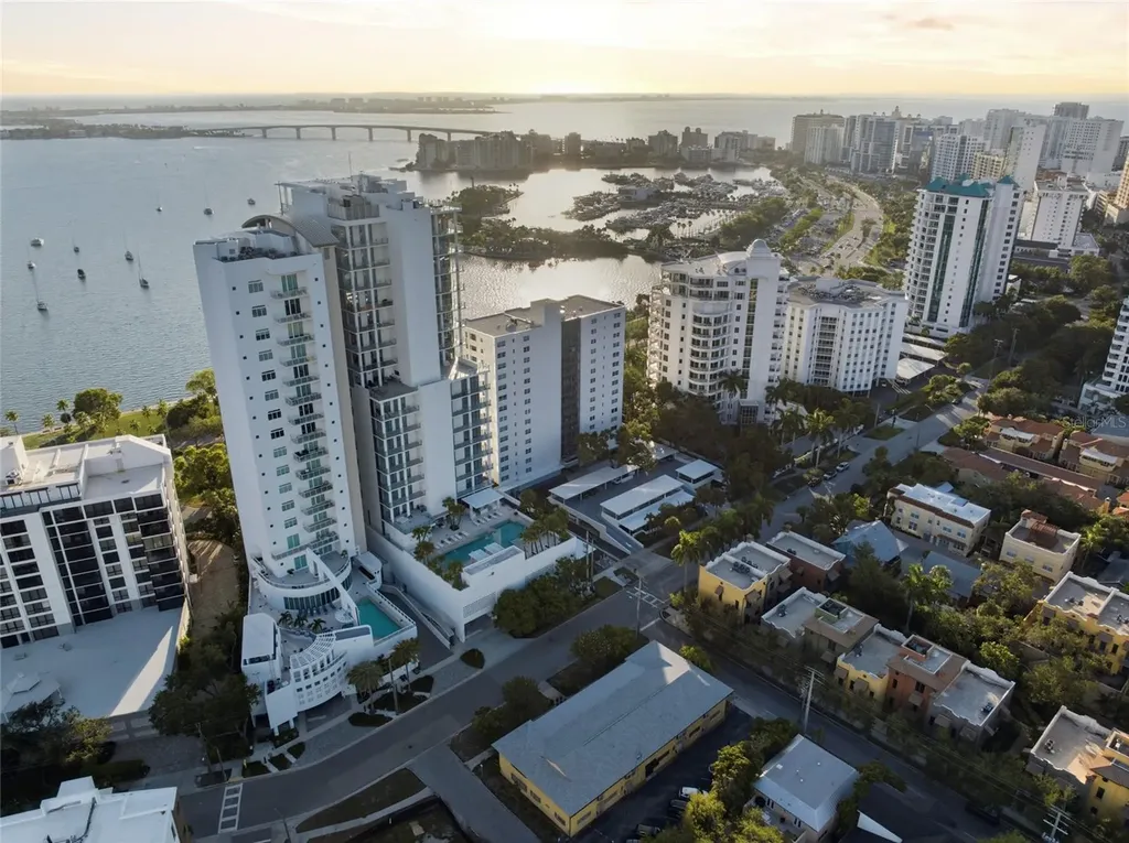 615 S Palm Avenue Sarasota FL 34236