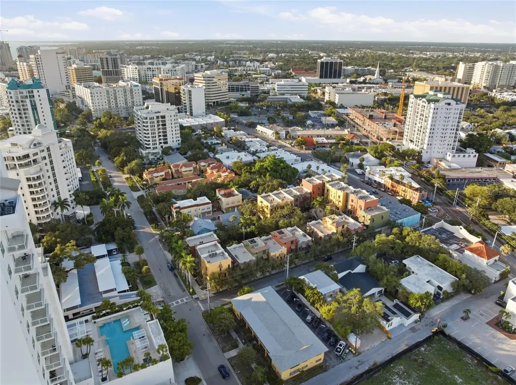 615 S Palm Avenue Sarasota FL 34236