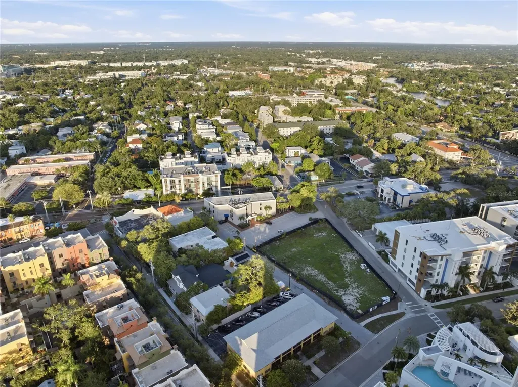 615 S Palm Avenue Sarasota FL 34236