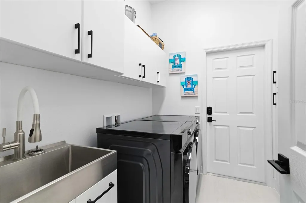 8051 36th Street Circle E Sarasota FL 34243