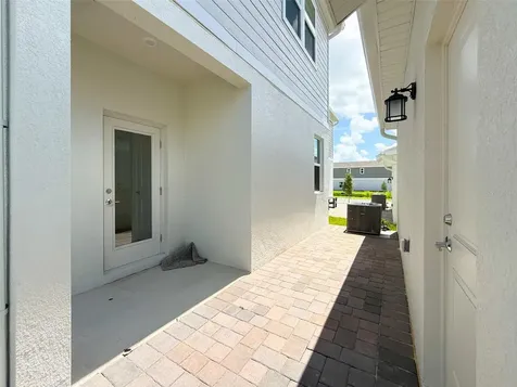 2008 Rider Rain Lane Apopka FL 32703