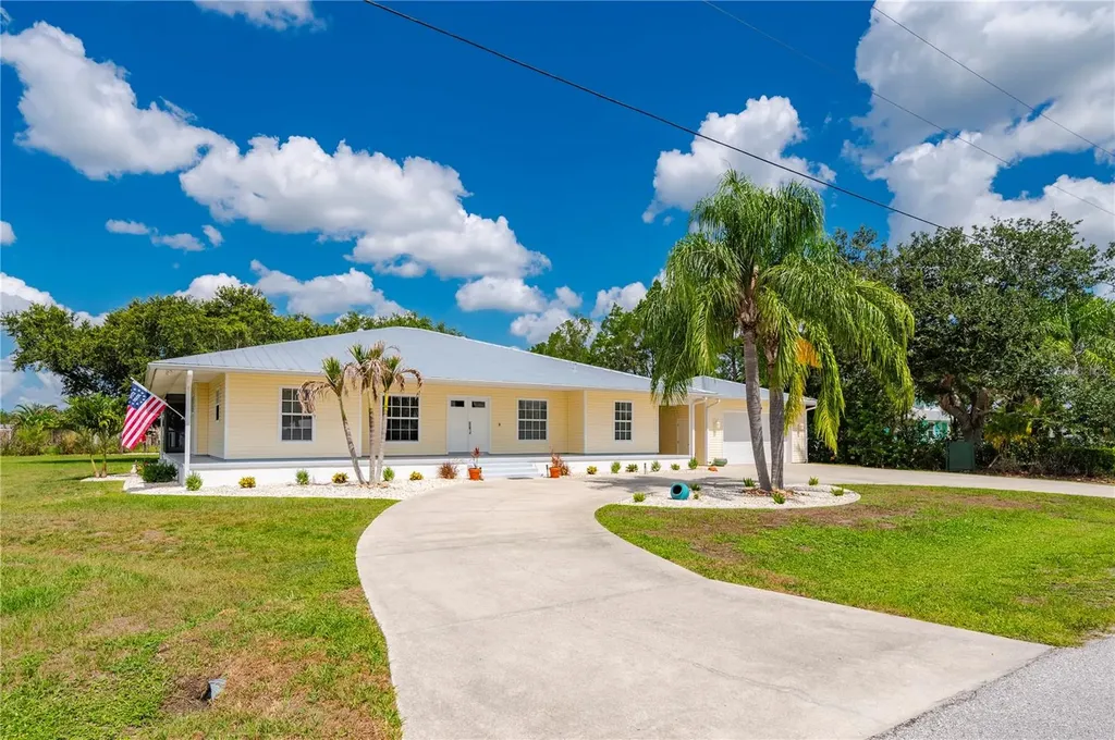 569 Rio Vista Avenue Punta Gorda FL 33982