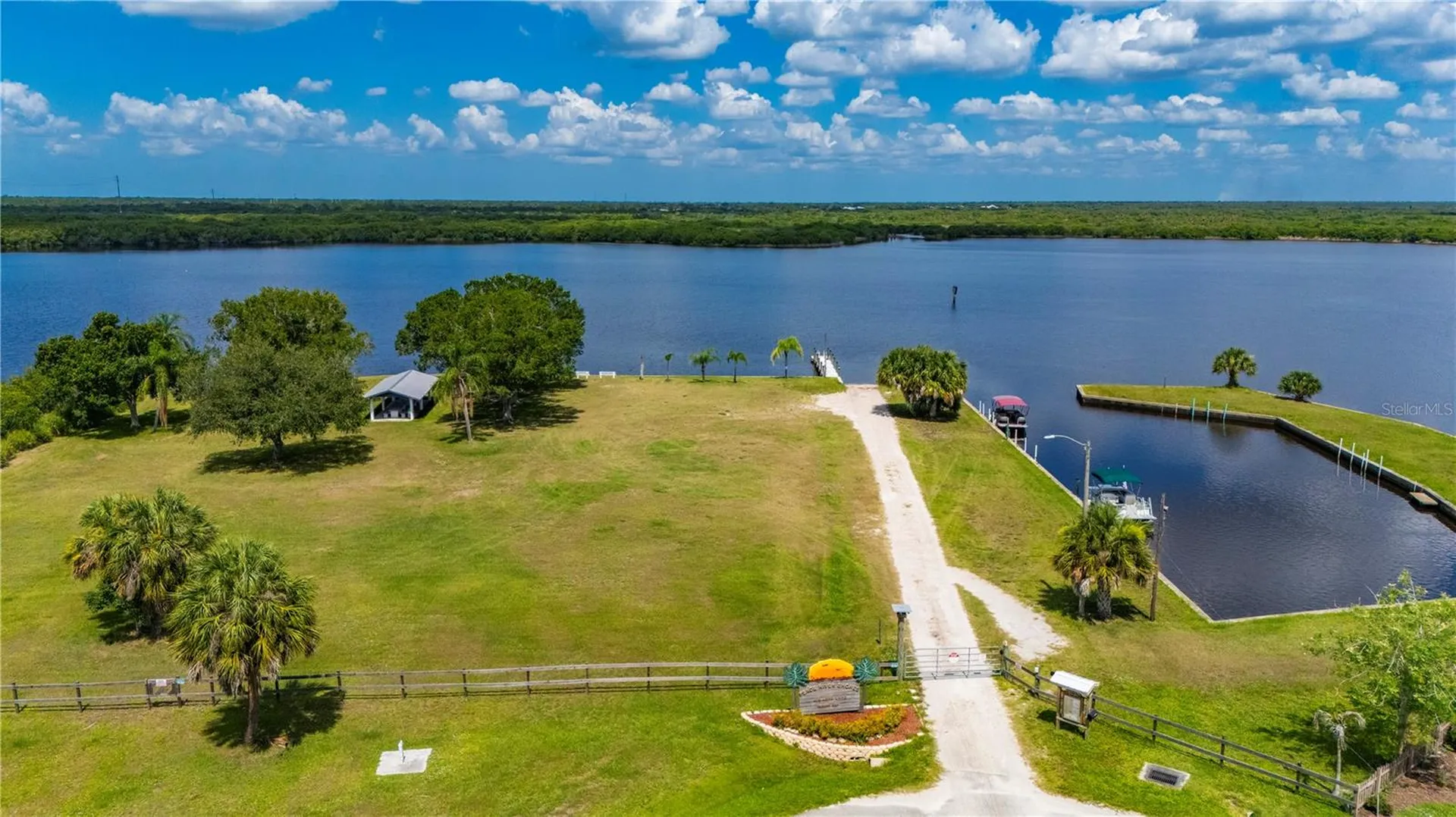 569 Rio Vista Avenue Punta Gorda FL 33982