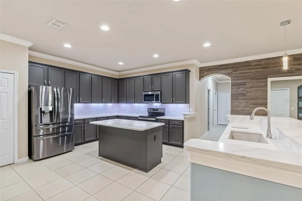 1234 Cap Diville Avenue Port Orange FL 32129