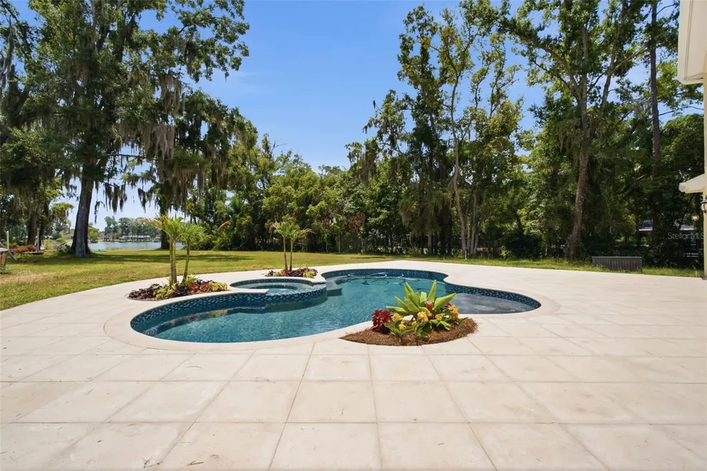 19715 Deer Lake Road Lutz FL 33548