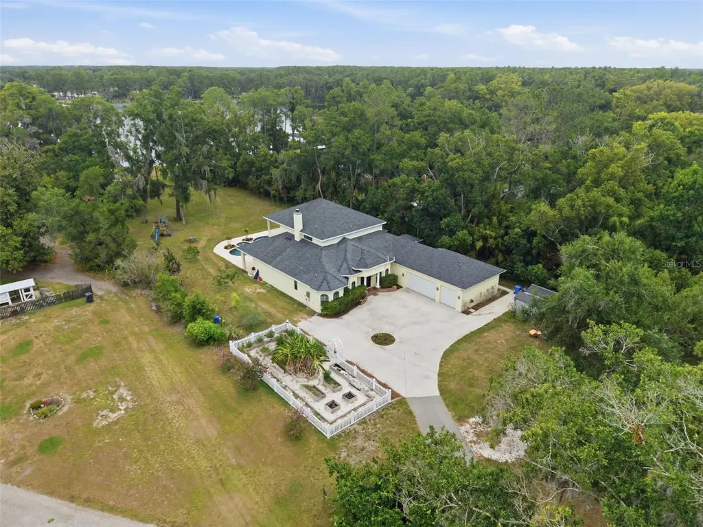 19715 Deer Lake Road Lutz FL 33548