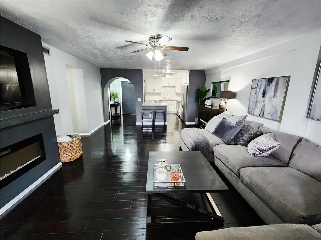 4651 1st Street NE St Petersburg FL 33702