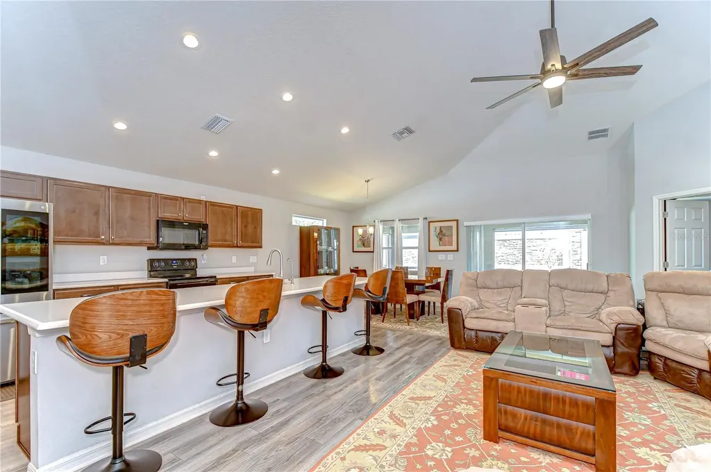 6731 Castle Green Place Zephyrhills FL 33541