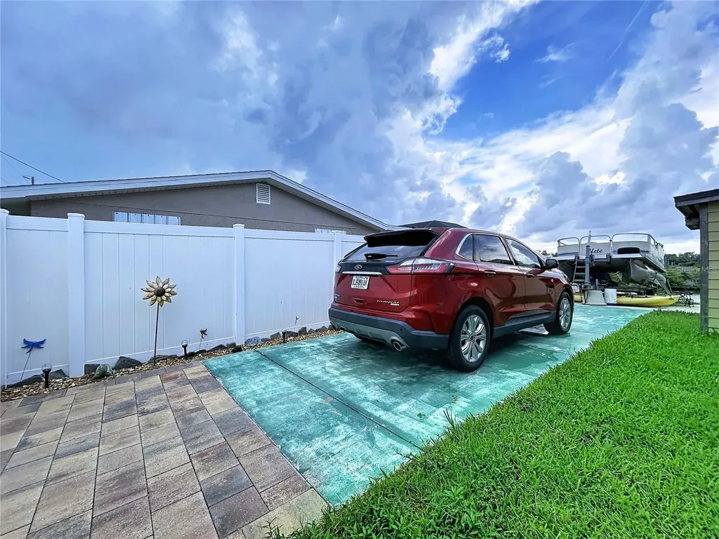 6536 Leeside Isle Hudson FL 34667