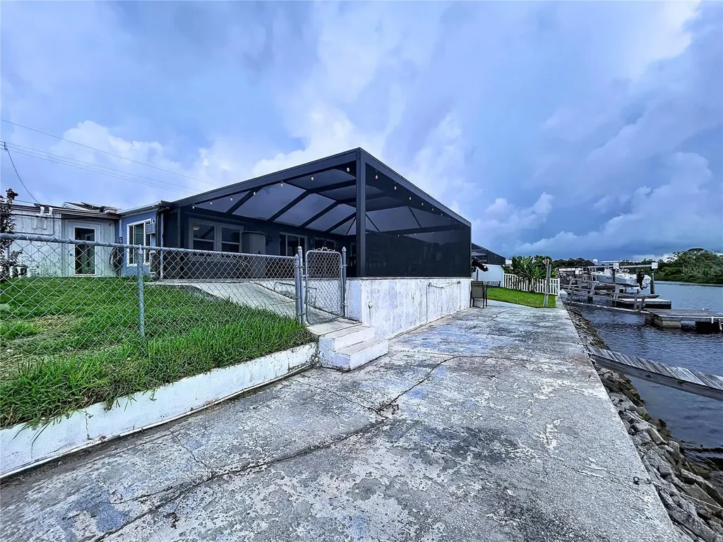 6536 Leeside Isle Hudson FL 34667