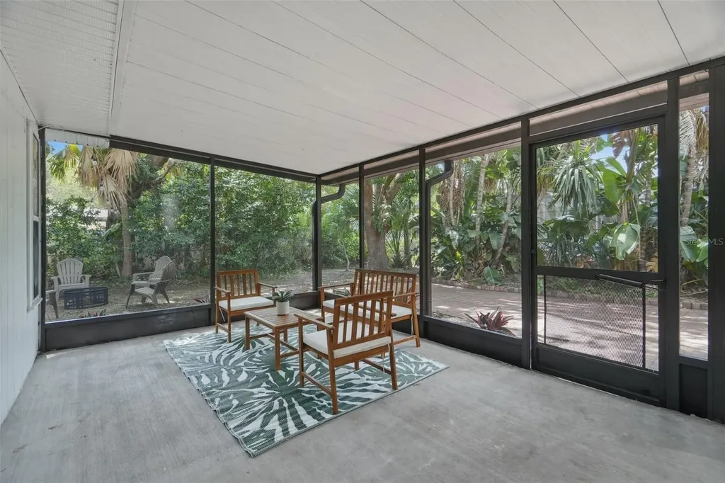 1360 Irving Avenue Clearwater FL 33756