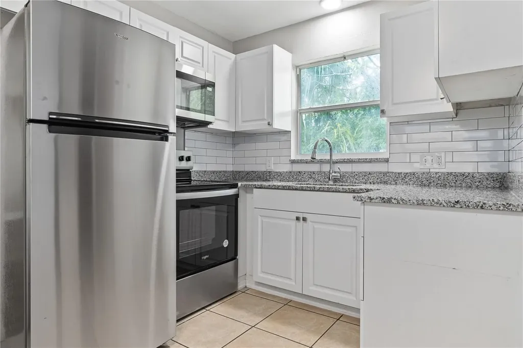 917 30th Avenue N St Petersburg FL 33704