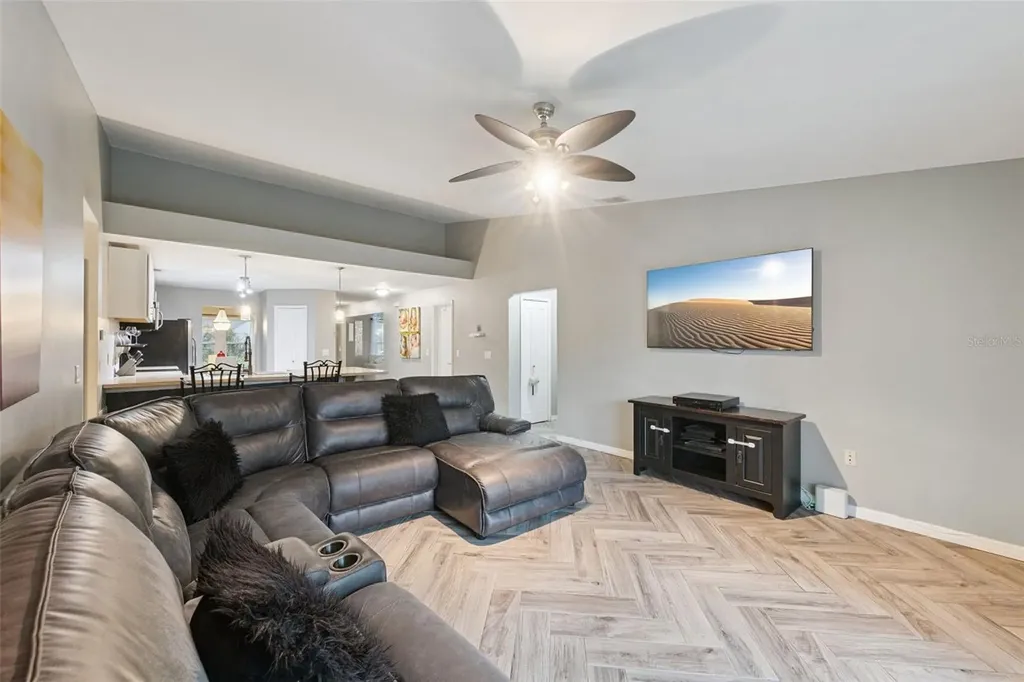 2011 Excalibur Drive Orlando FL 32822