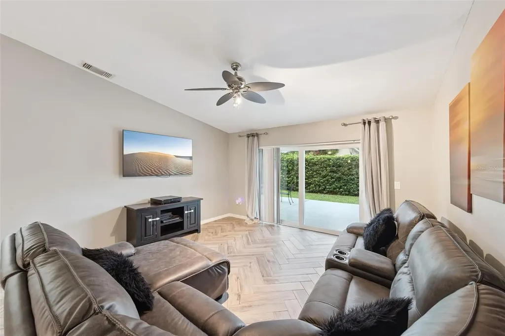 2011 Excalibur Drive Orlando FL 32822