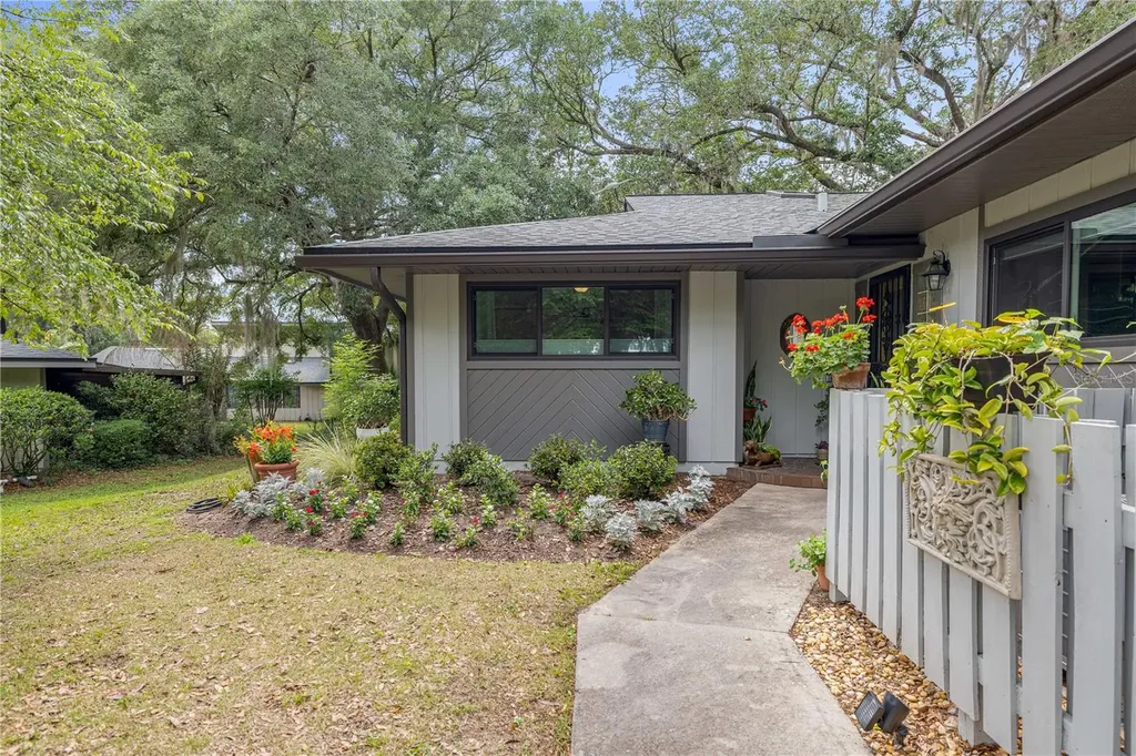 1598 NW 19th Circle Gainesville FL 32605