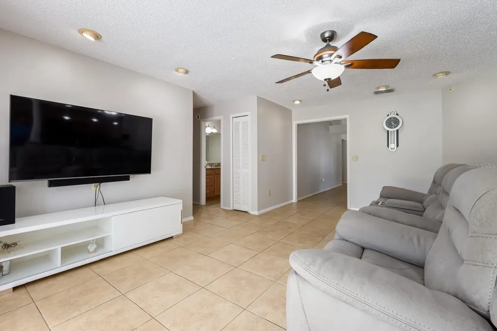 1912 Firethorn Court Brandon FL 33511