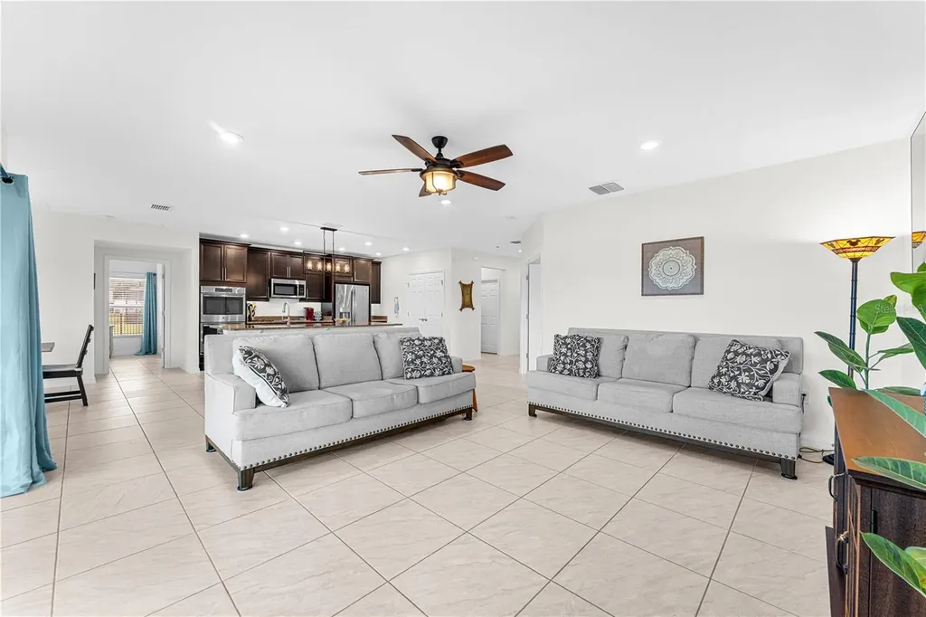 4851 Pearl Lake Court Kissimmee FL 34758