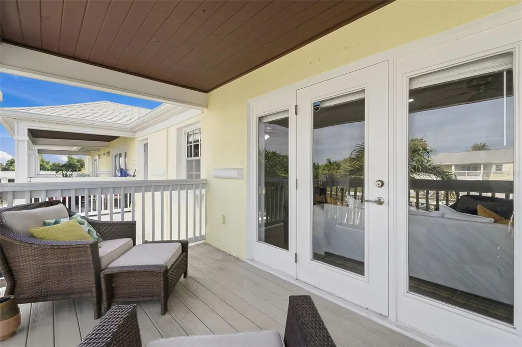 4725 Coquina Key Drive SE St Petersburg FL 33705