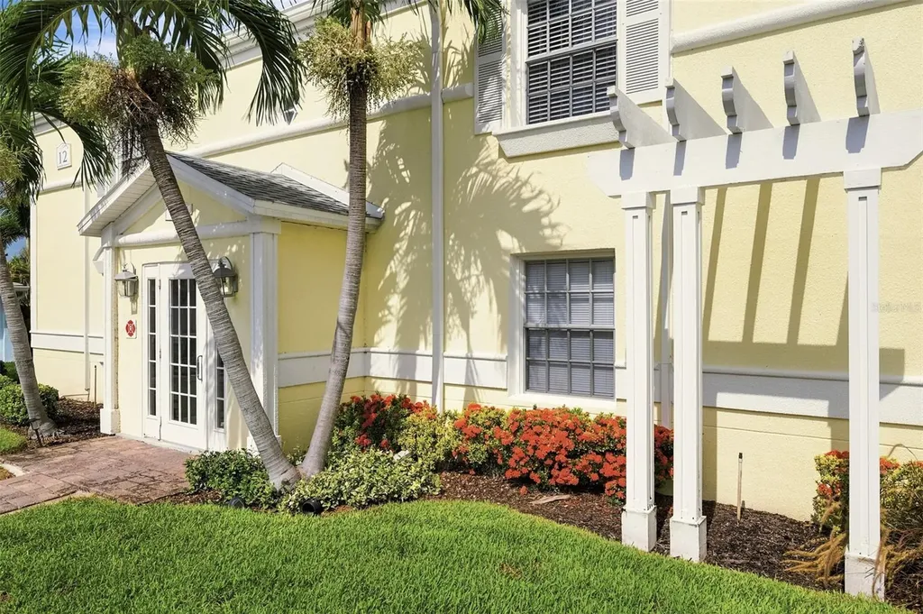 4725 Coquina Key Drive SE St Petersburg FL 33705