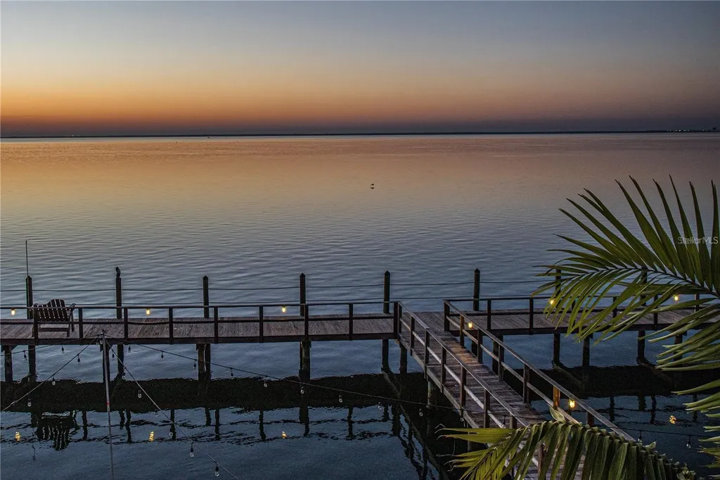 4725 Coquina Key Drive SE St Petersburg FL 33705