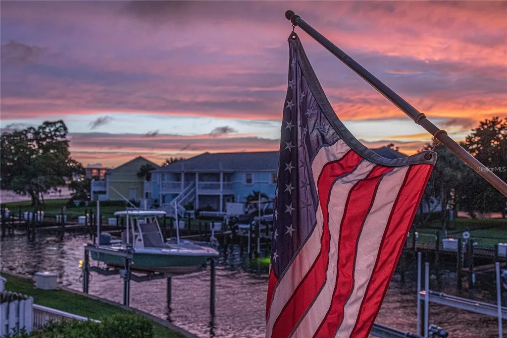 4725 Coquina Key Drive SE St Petersburg FL 33705
