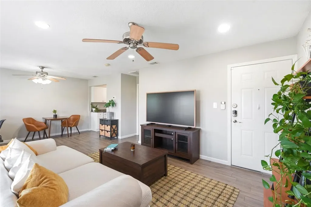 4725 Coquina Key Drive SE St Petersburg FL 33705