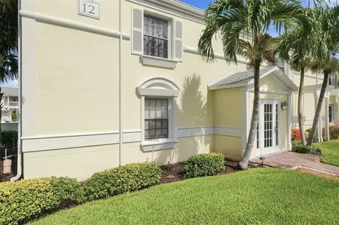 4725 Coquina Key Drive SE St Petersburg FL 33705