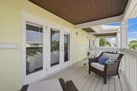 4725 Coquina Key Drive SE St Petersburg FL 33705